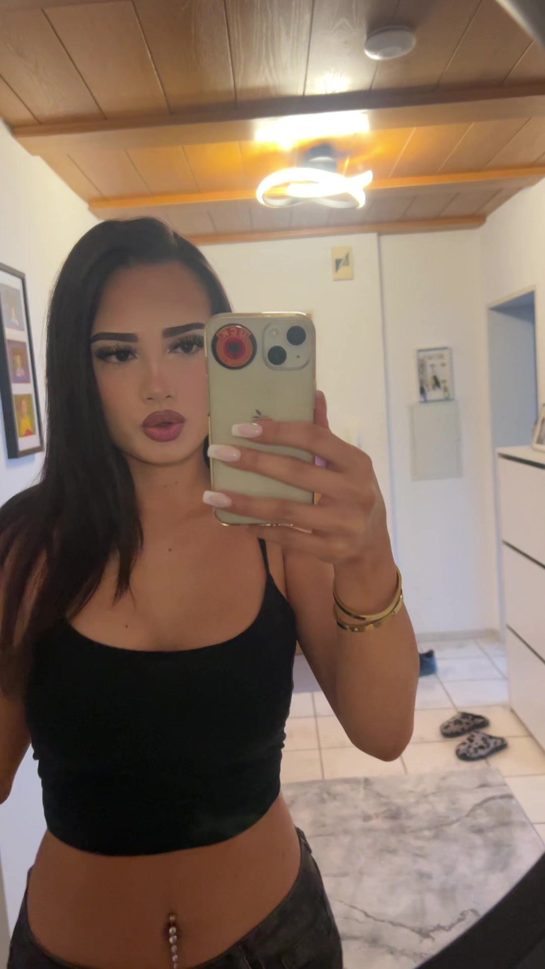 @anelamrn_