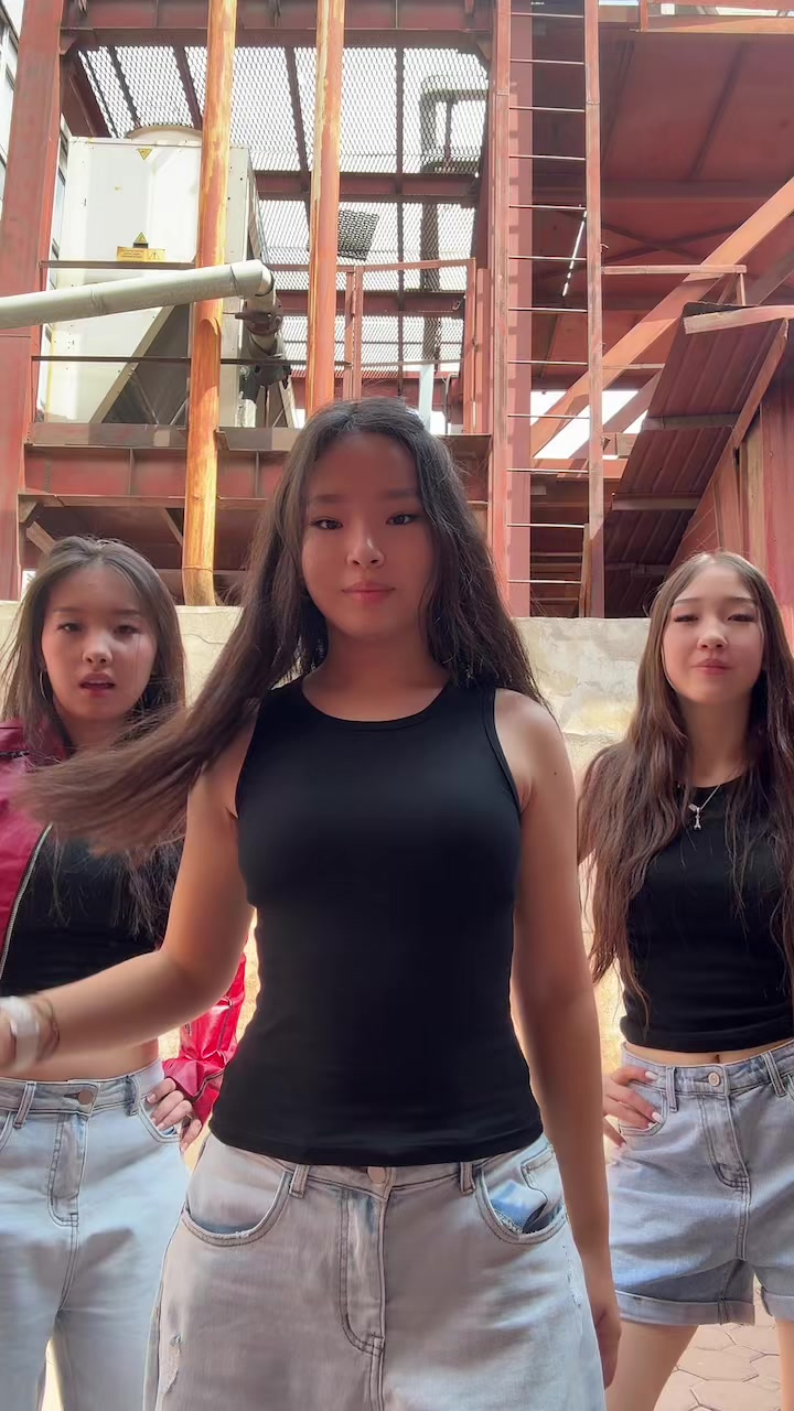 @adelinkoyy