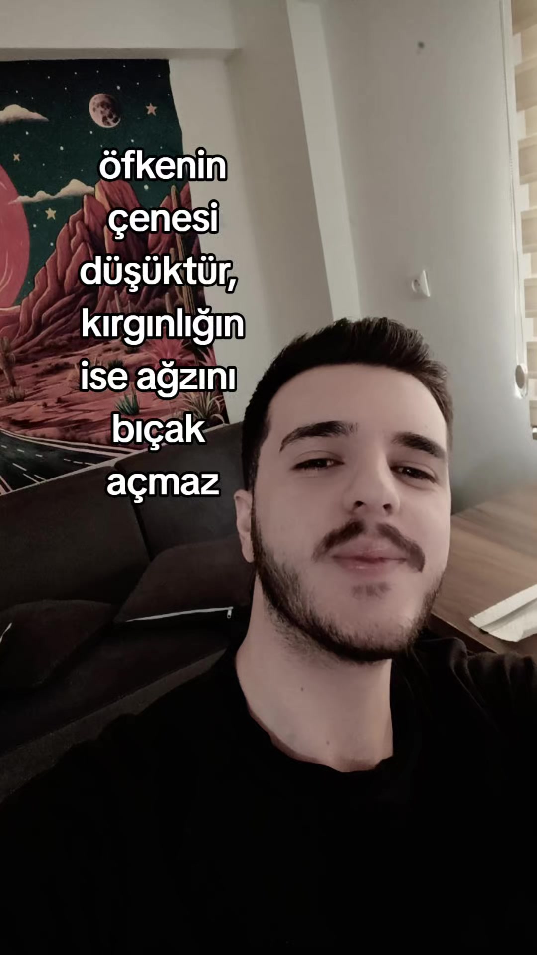 @:))