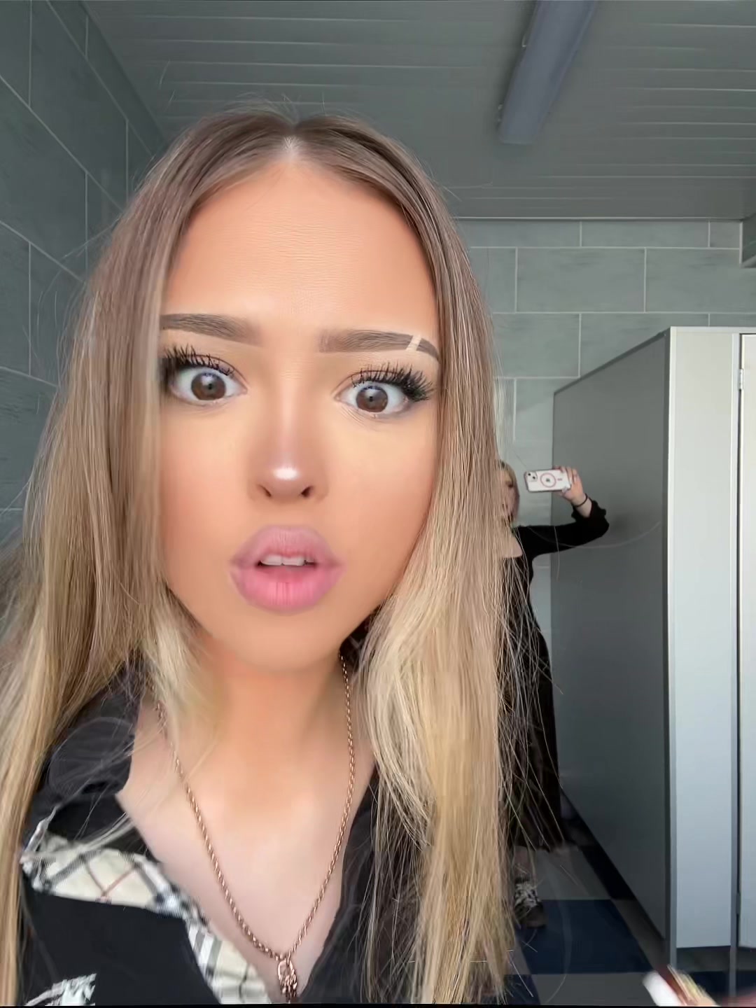 @$hainova
