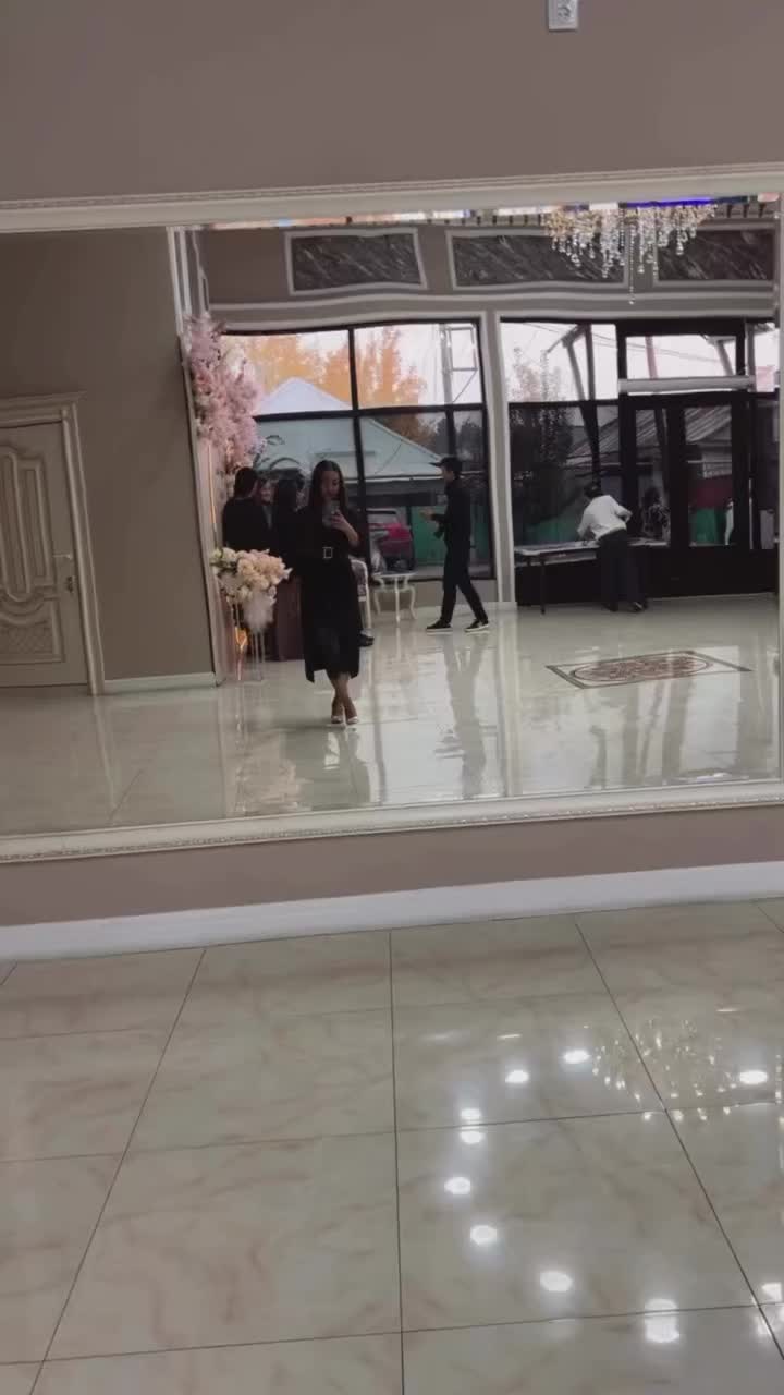 @Zara__