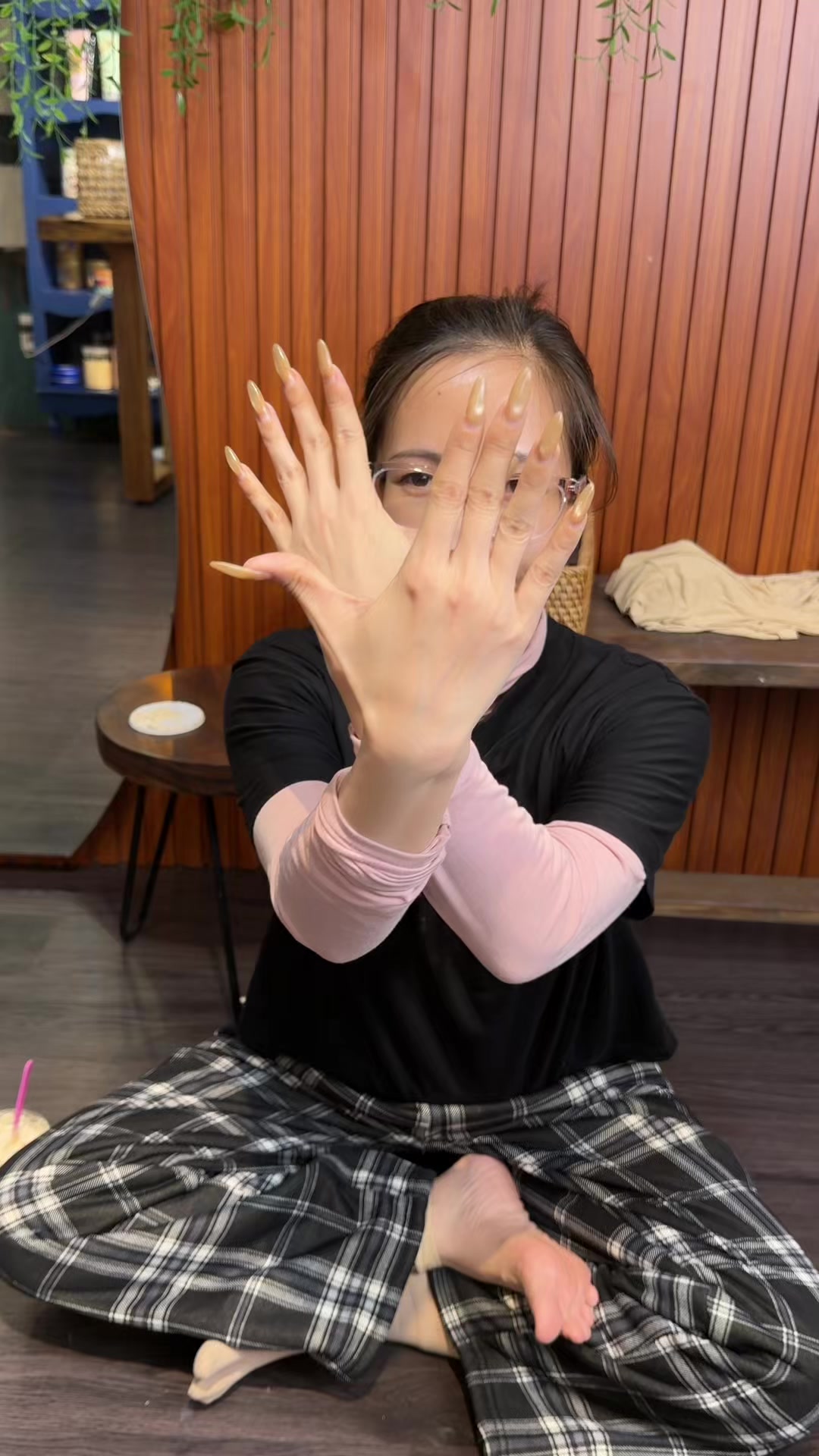 @B&agrave; T&aacute;m Miền T&acirc;y
