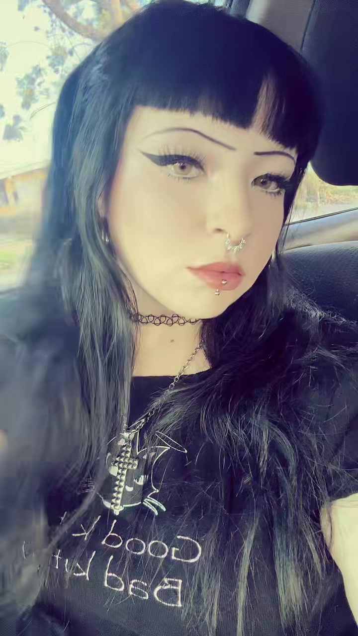 @laur3n🦇