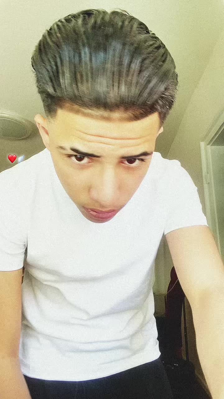 @𝐉𝐫🦁🖤