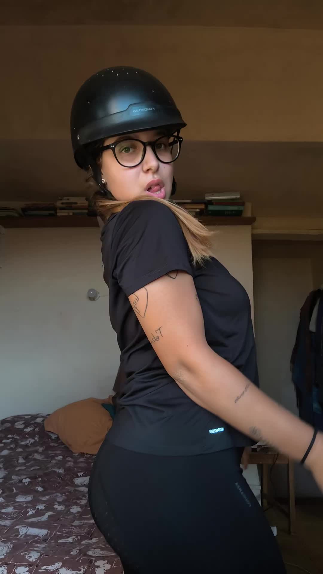 @e