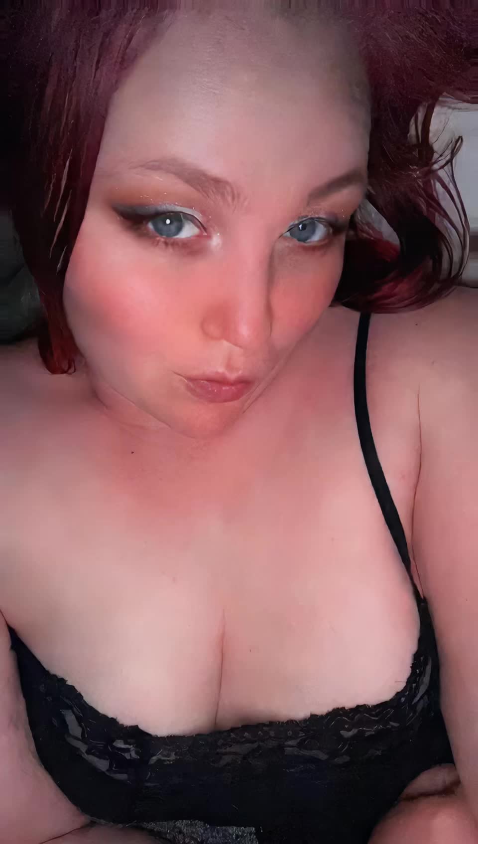 @foxyqueenbossred🦊