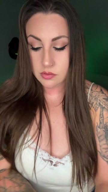 @Greeneyedmom23 (Erin)