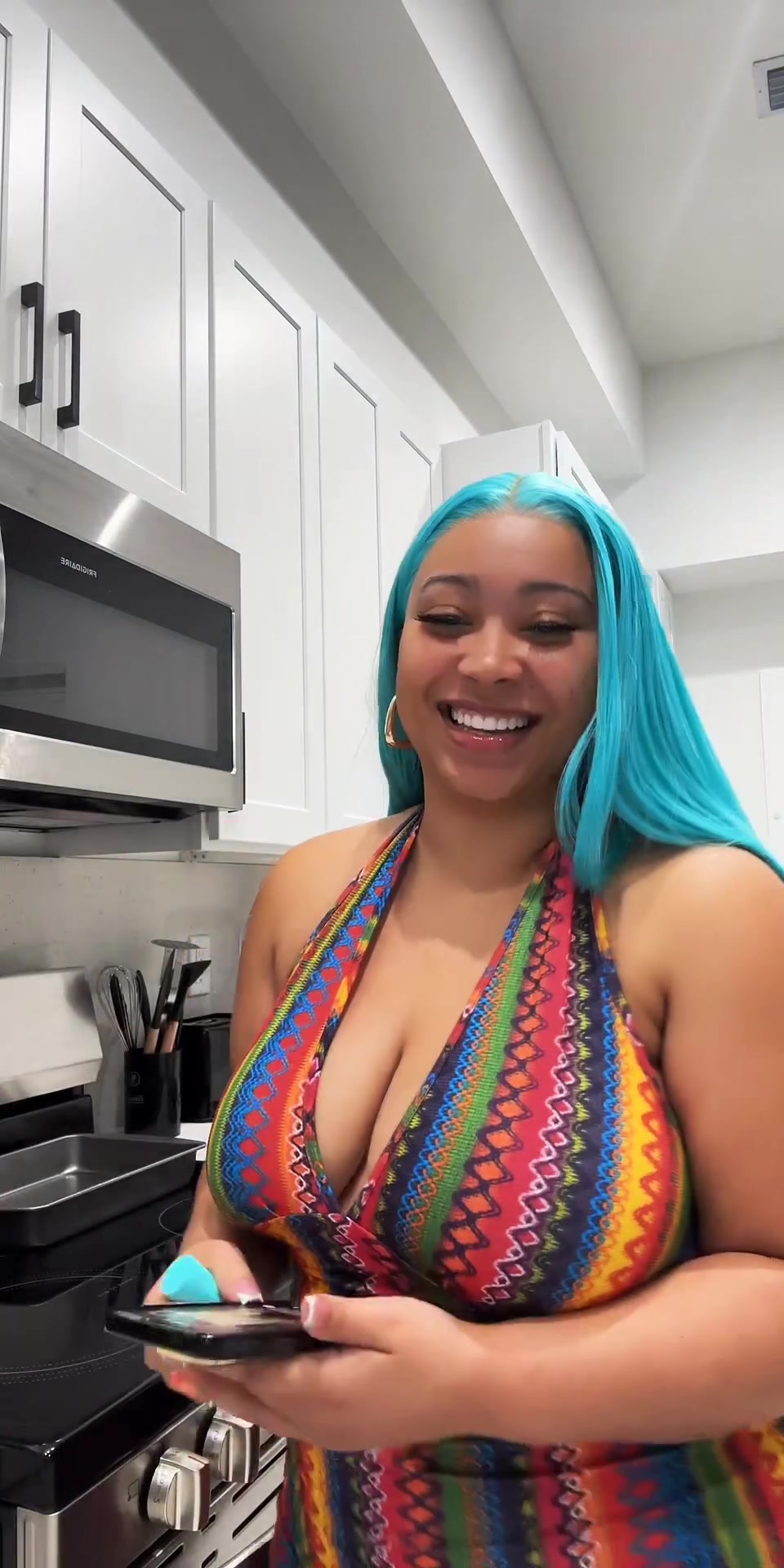 @YourAuntieMoe
