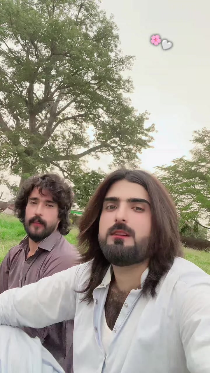 @{Miaنi🌸🤍}°^°