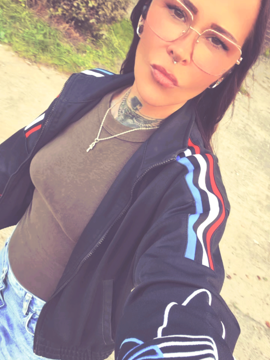 @QueenOfLjubav𓋹🐝UllaMinati🐝
