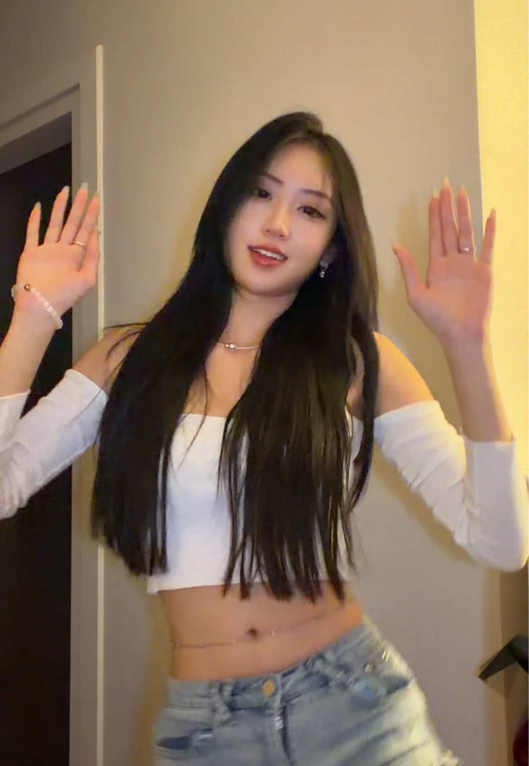 @容