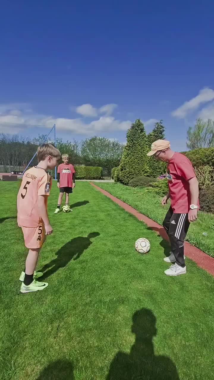 @Trener Dryblingu Piłkarskiego