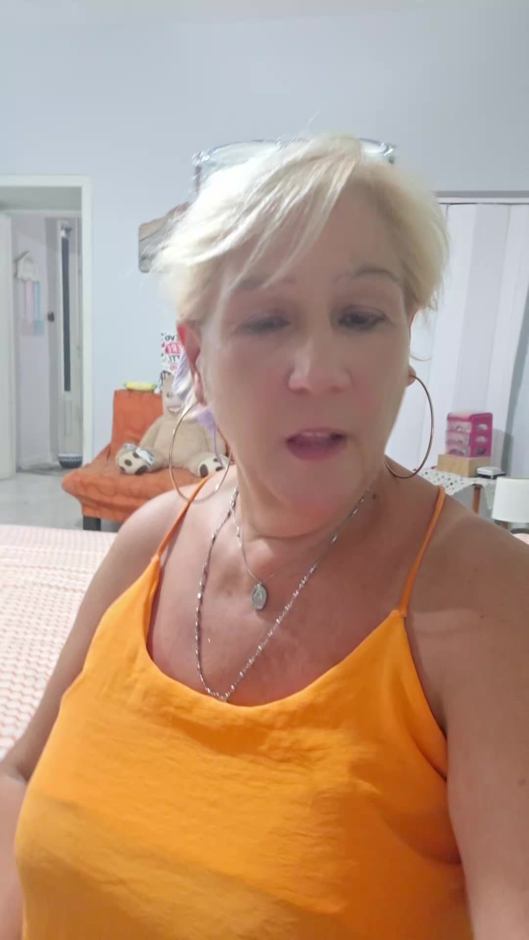 @angela
