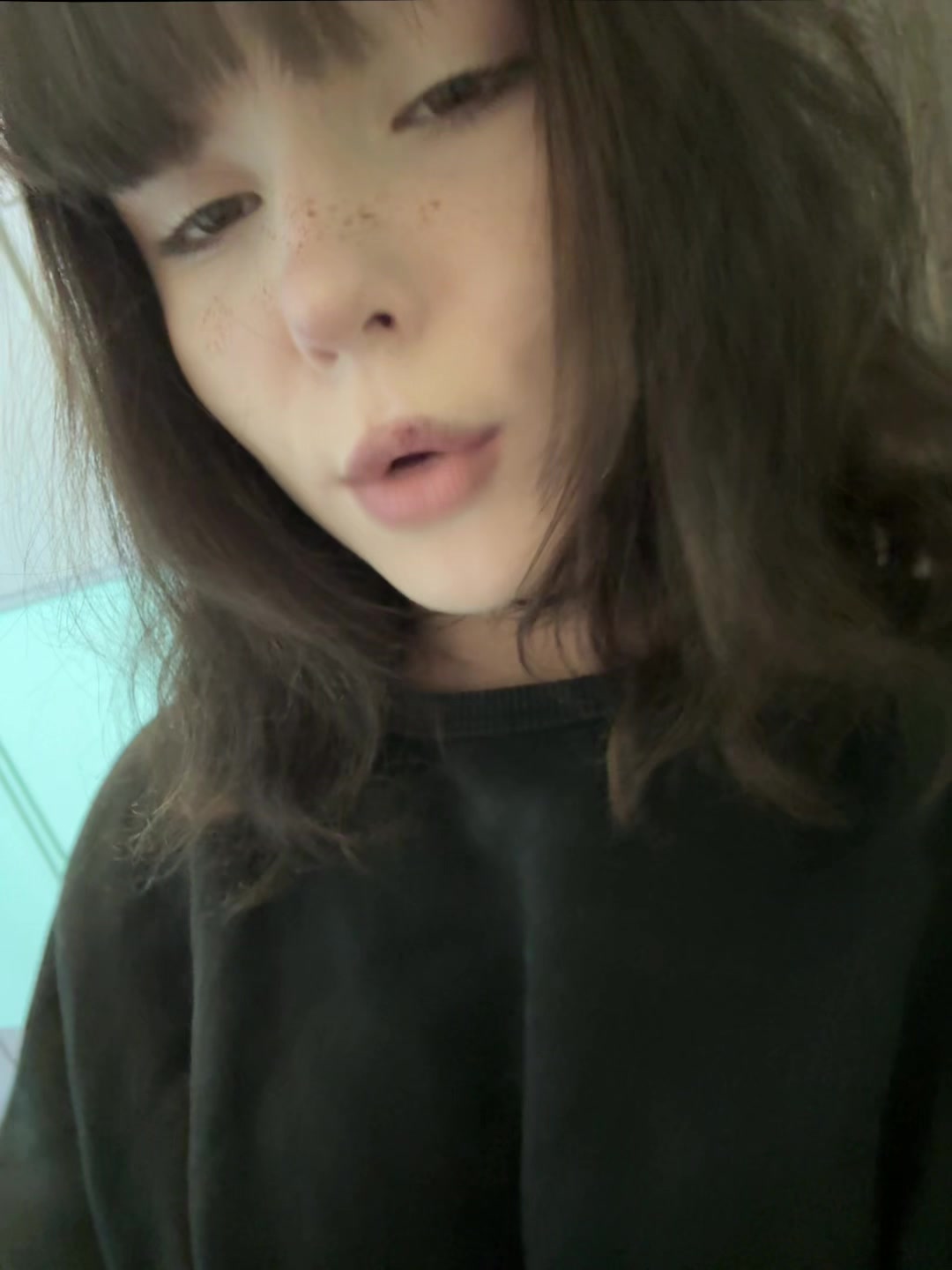 @👅