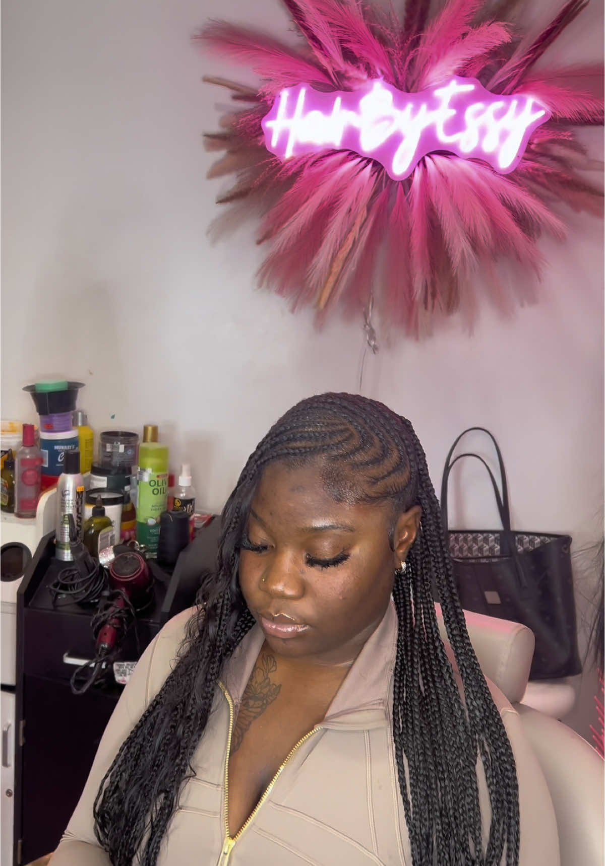 @HairByEssy