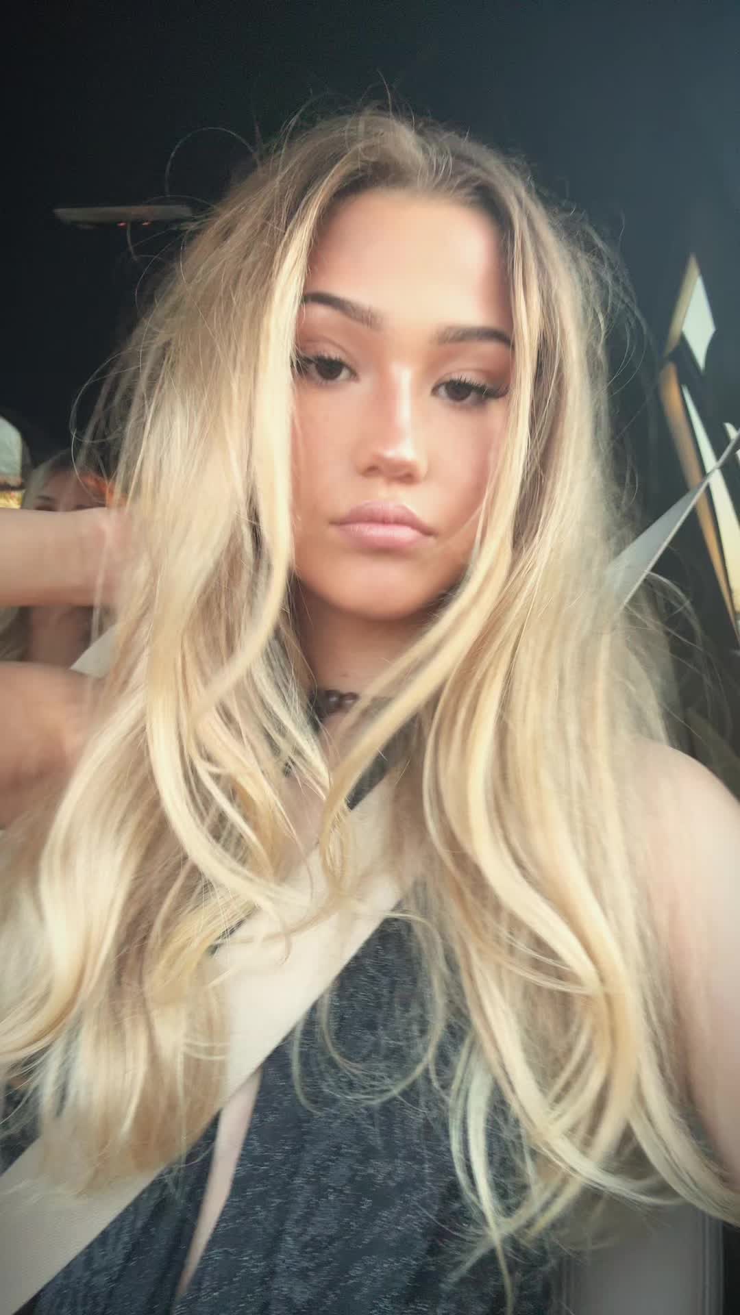 @❧