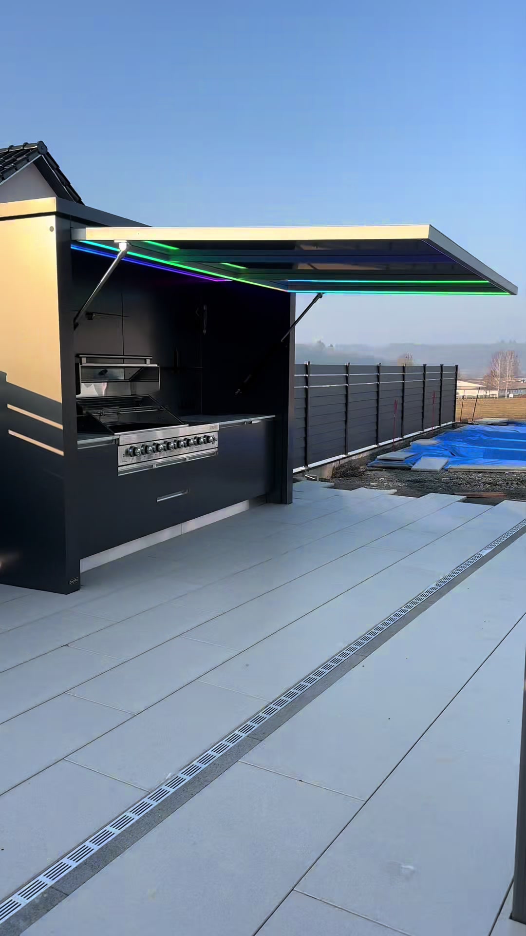 @Grilluxe Outdoor Kitchens