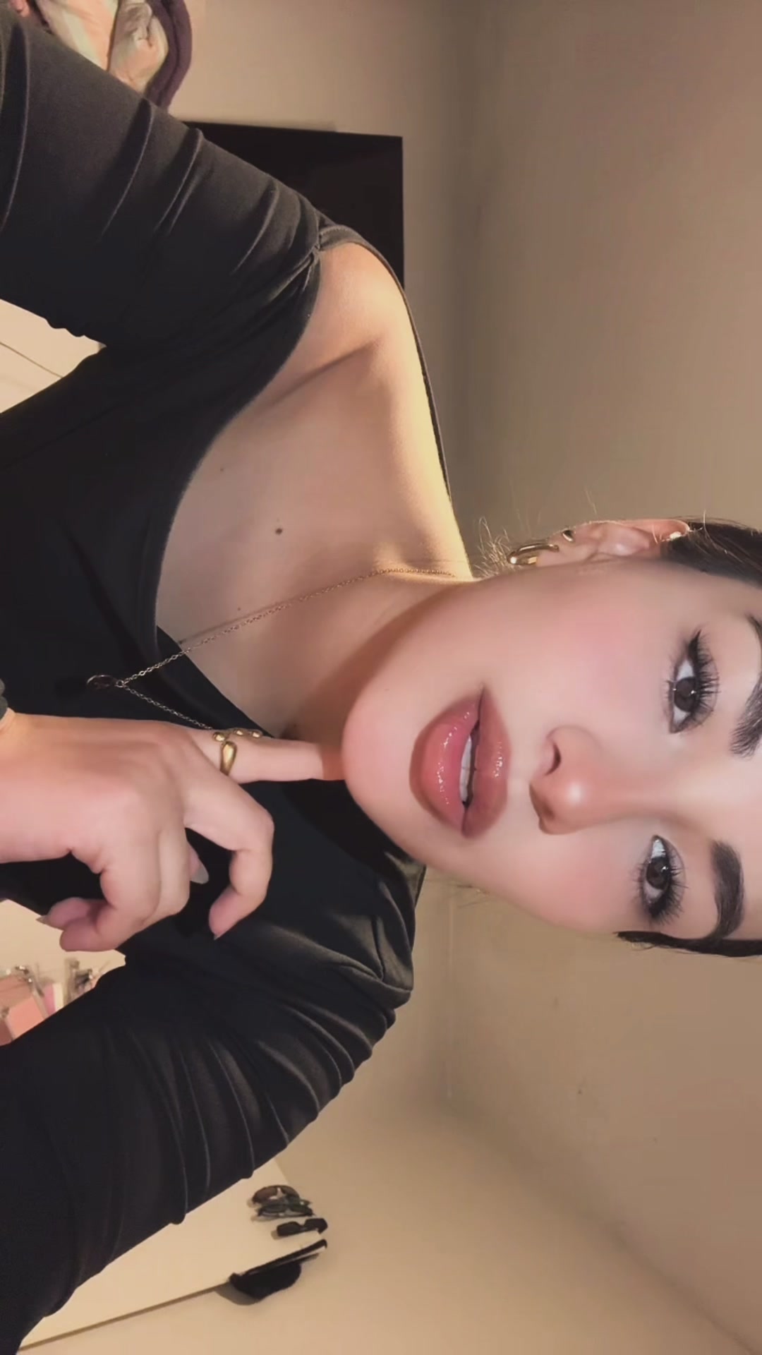 @Niki