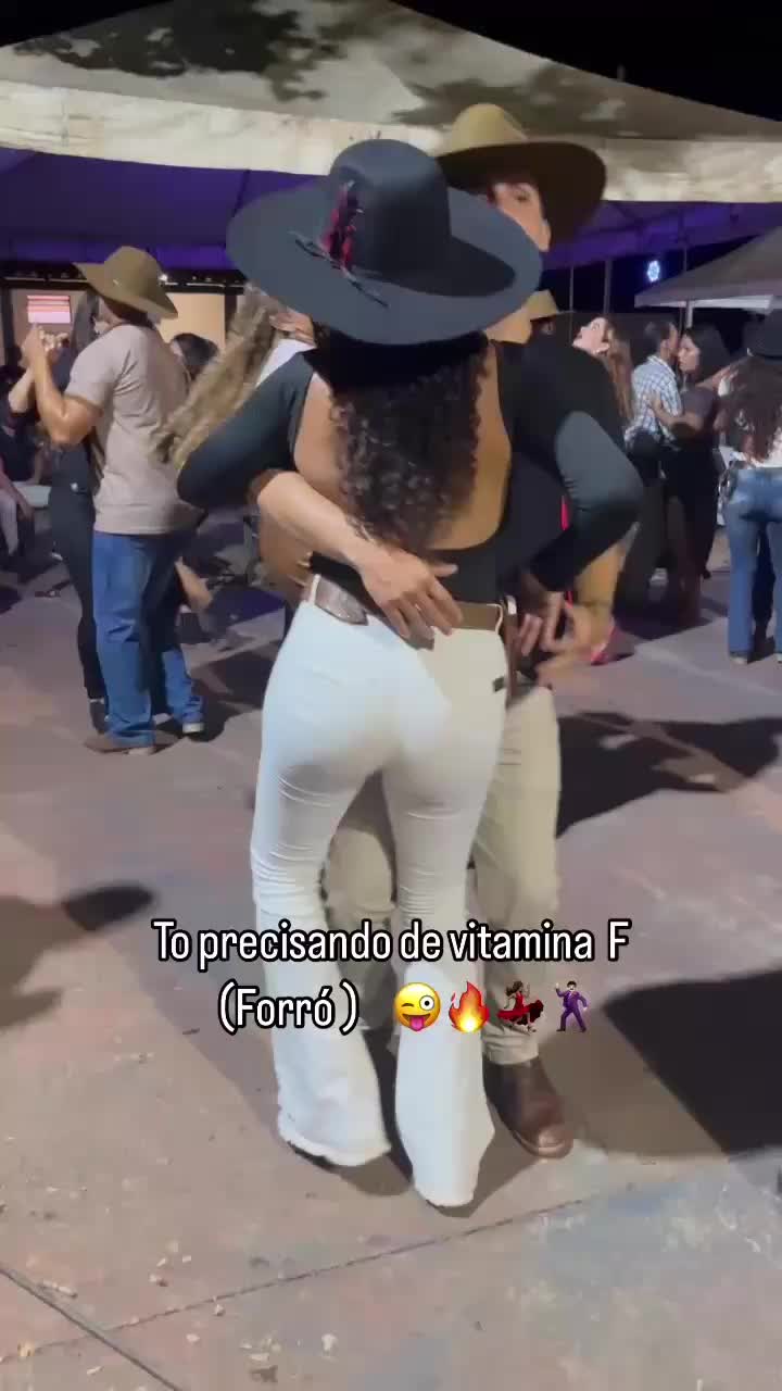 @Geovana 💃😝