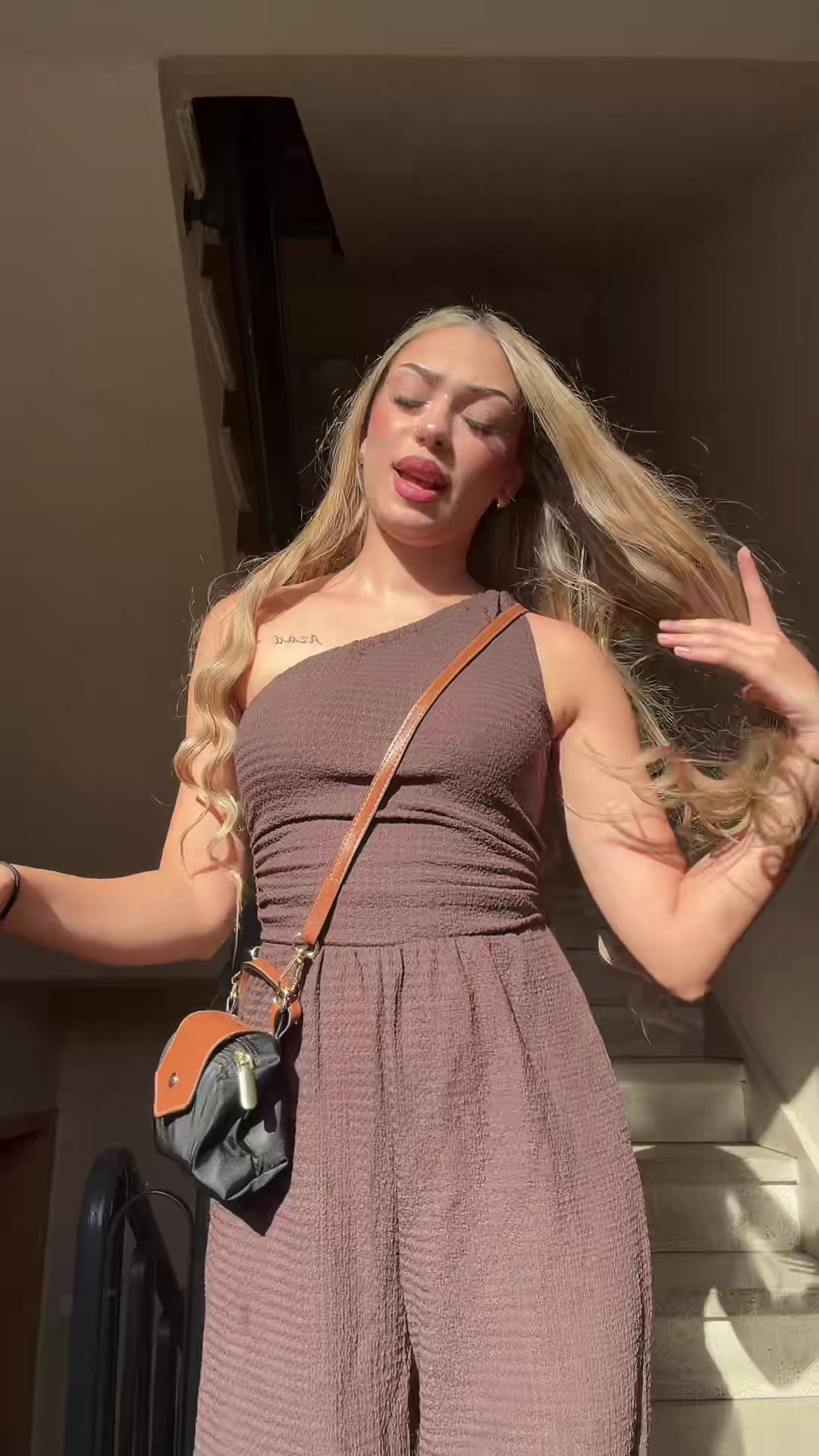 @g