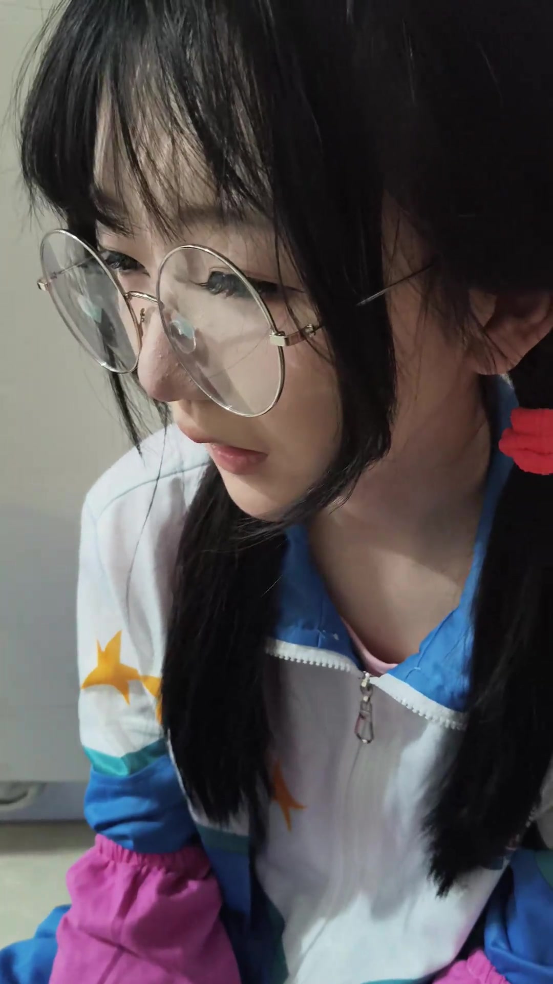 @明越