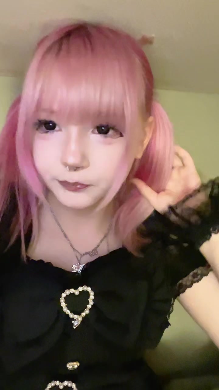 @(▀▀̮▀) Me: