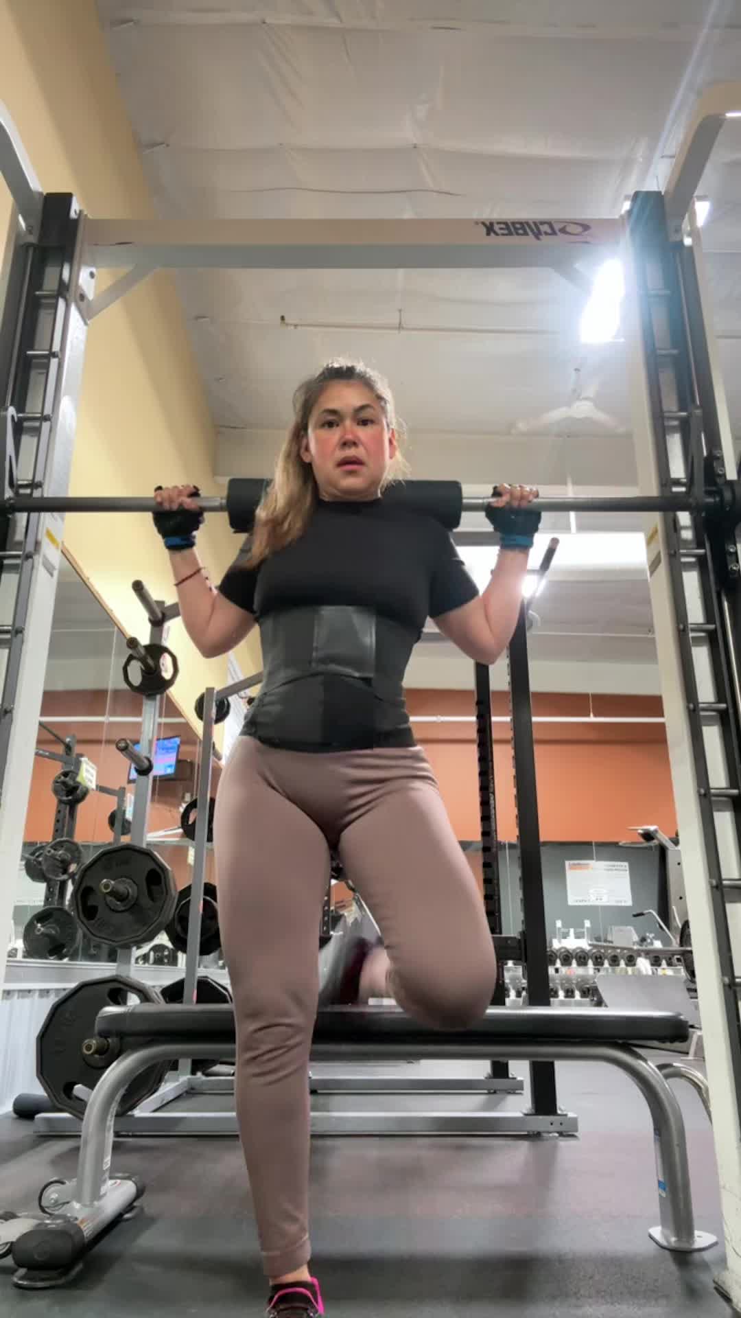@Blingedbysonia