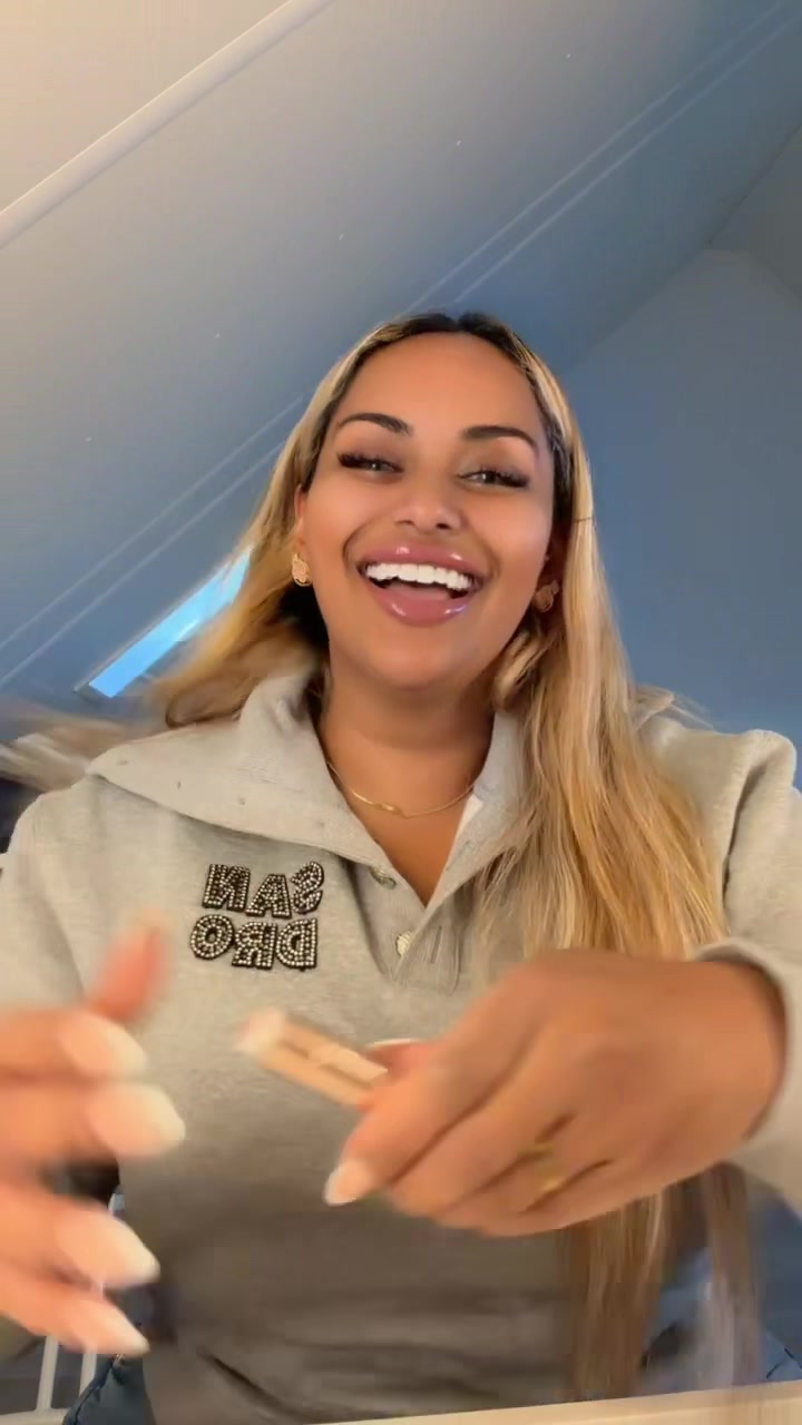 @👸🏽