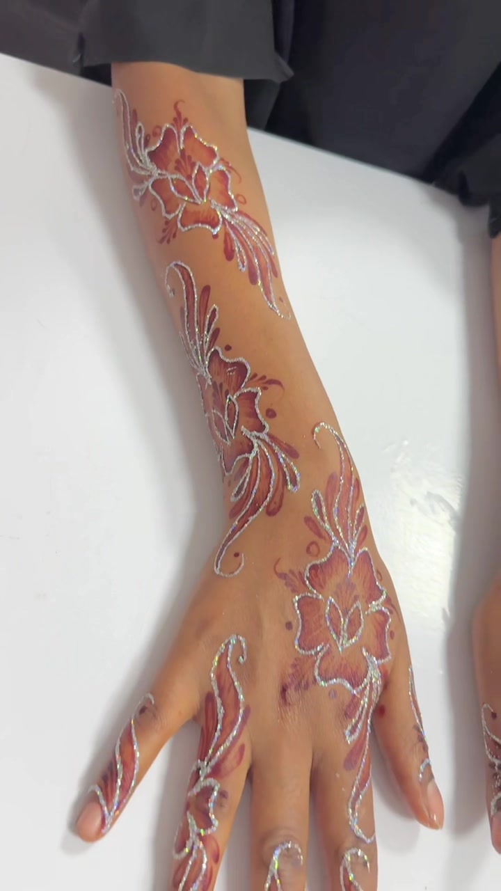 @Hafi henna design &rental dres