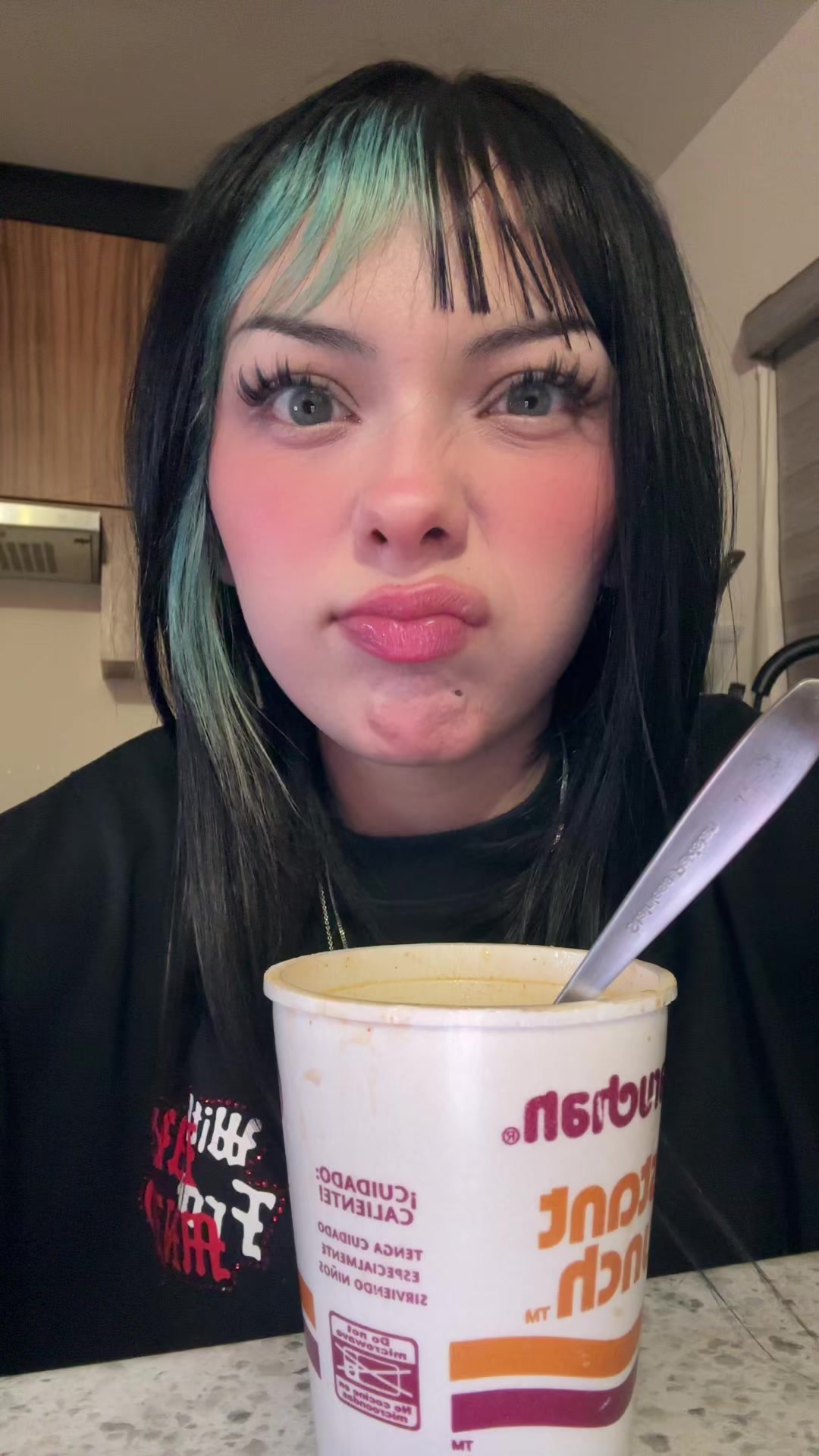 @SkinnyGhostiee🧛🏻&zwj;♀️