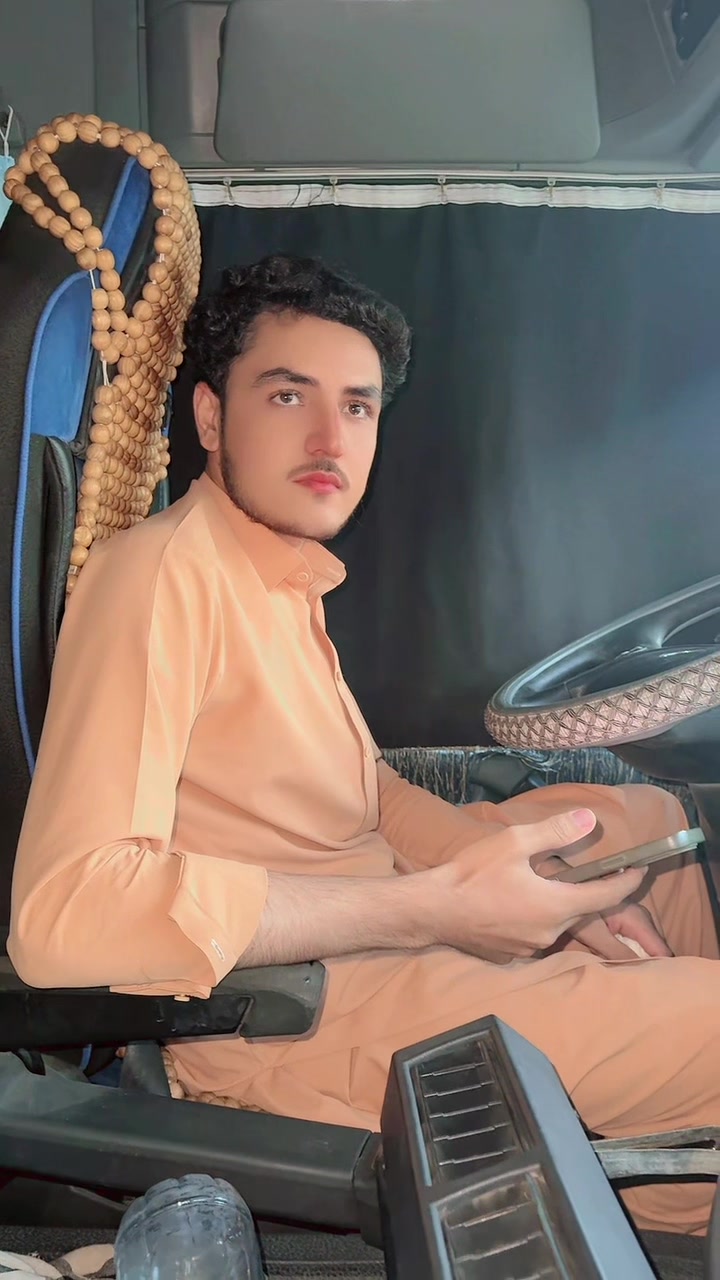 @Waqasoo!🌸