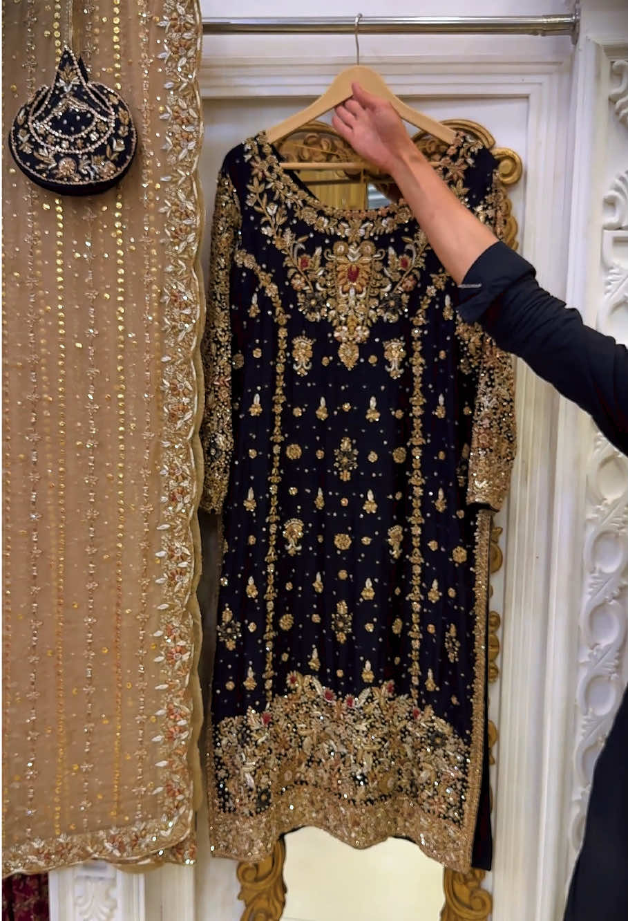 @zarri.palace