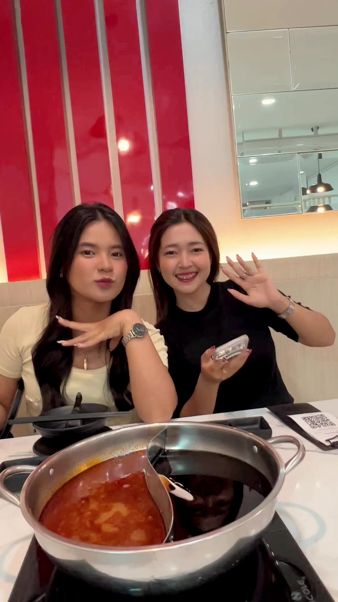@แม่แพร  พี่กวา  น้องพลอย