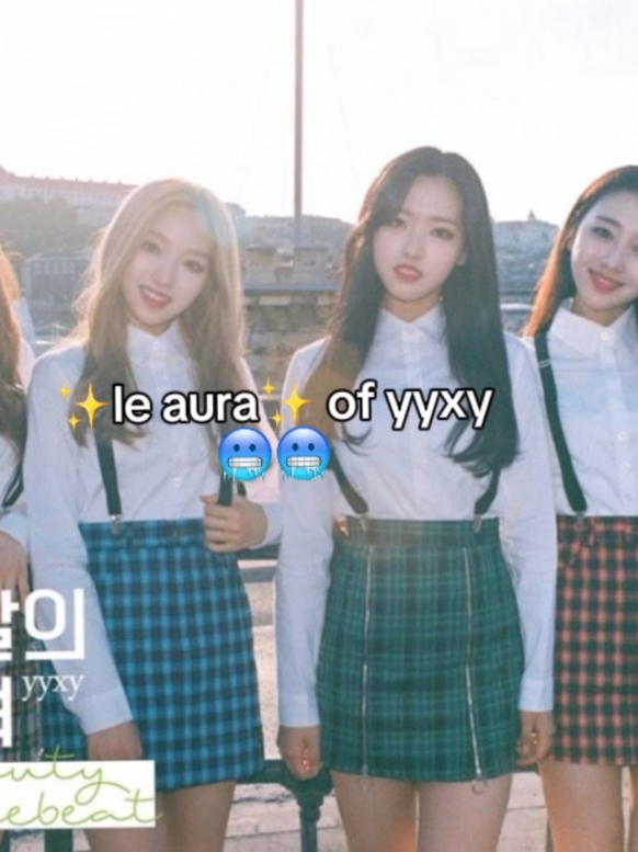 @heejin with giraffe&sup1;&sup2;