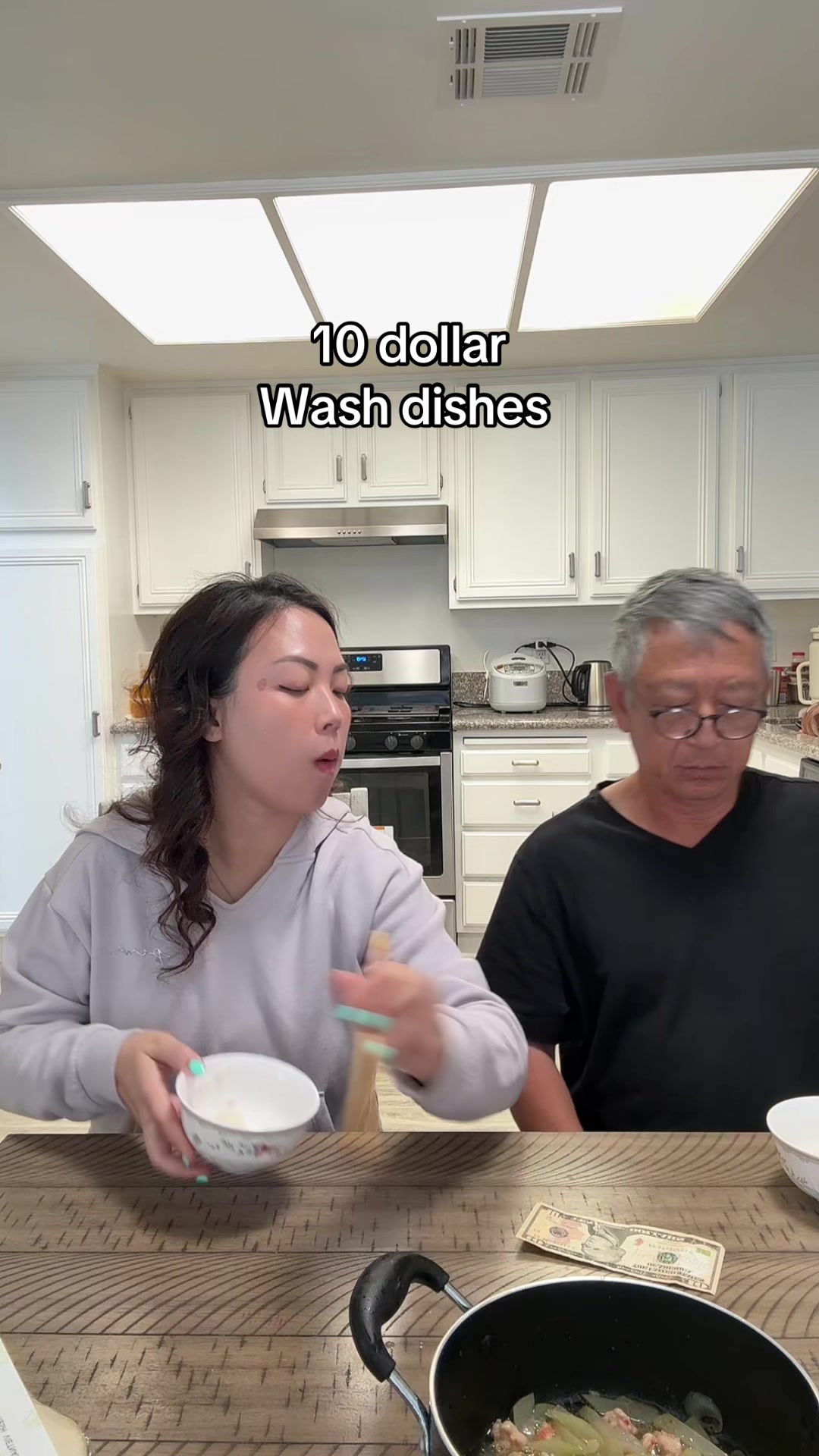 @MOONTELLTHAT