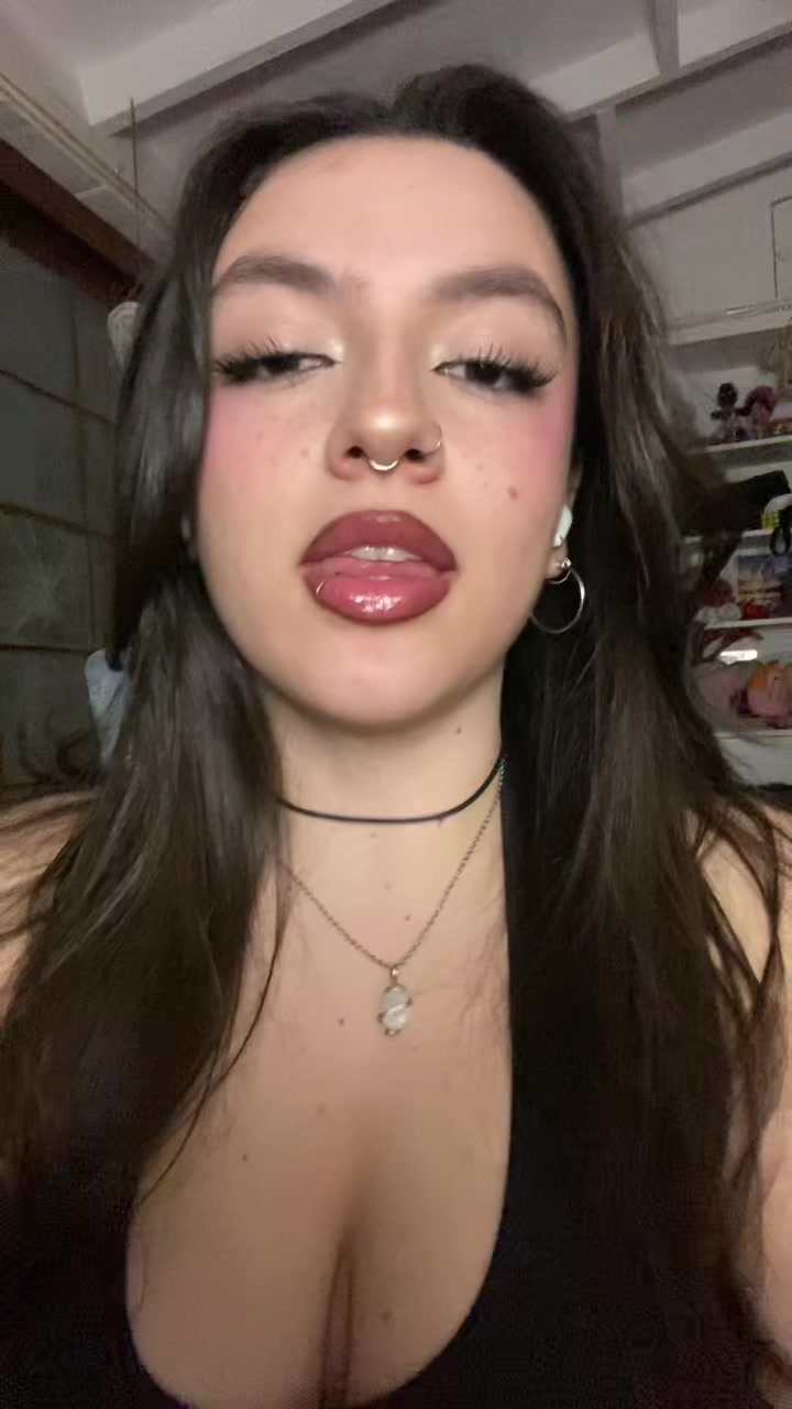 @Emiliaa