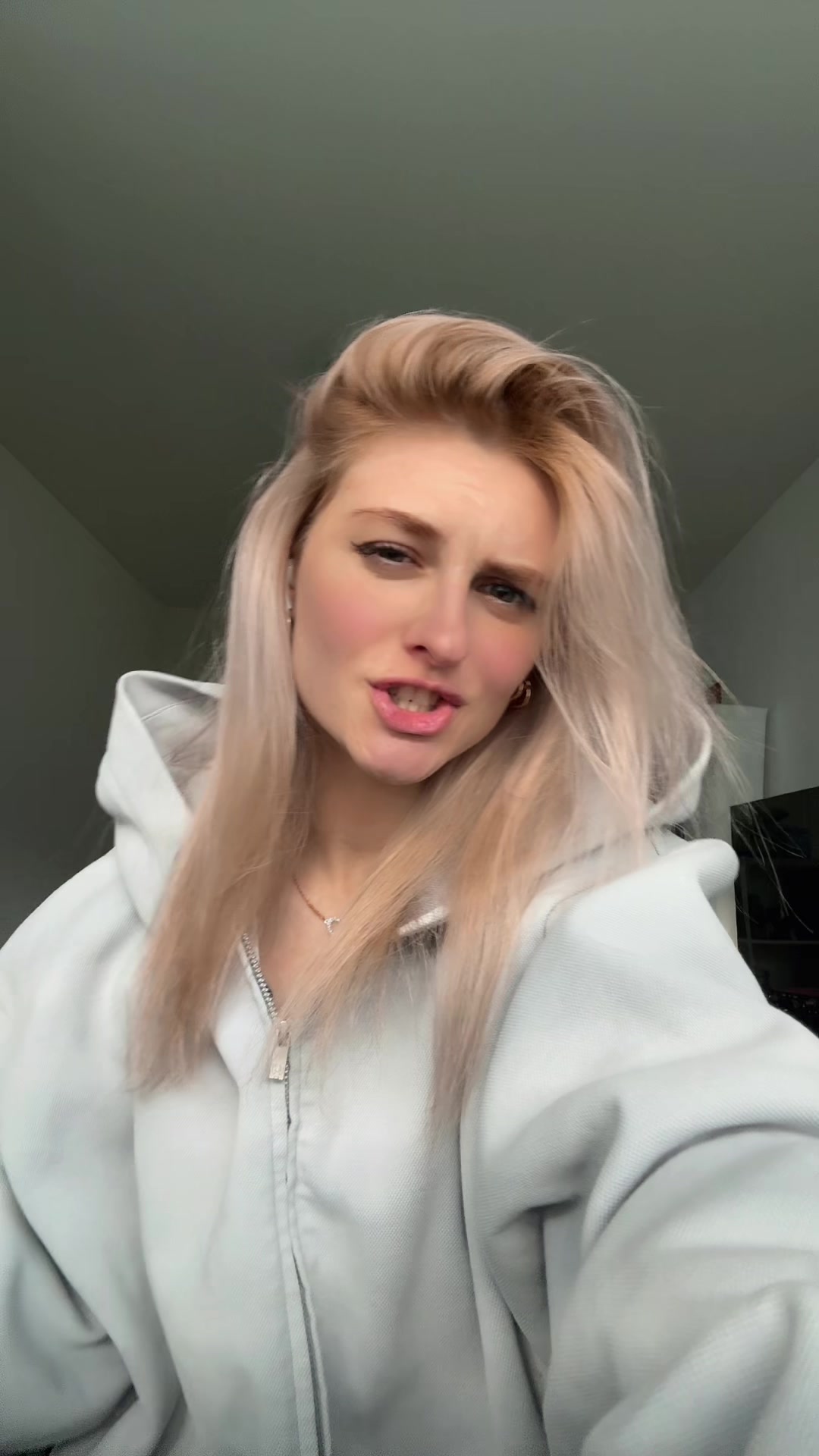 @Daline🦋