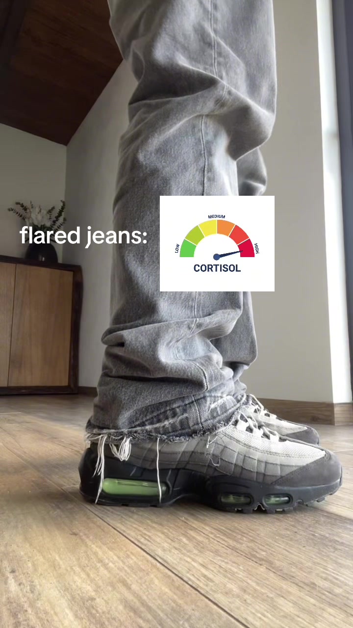 @atom👟