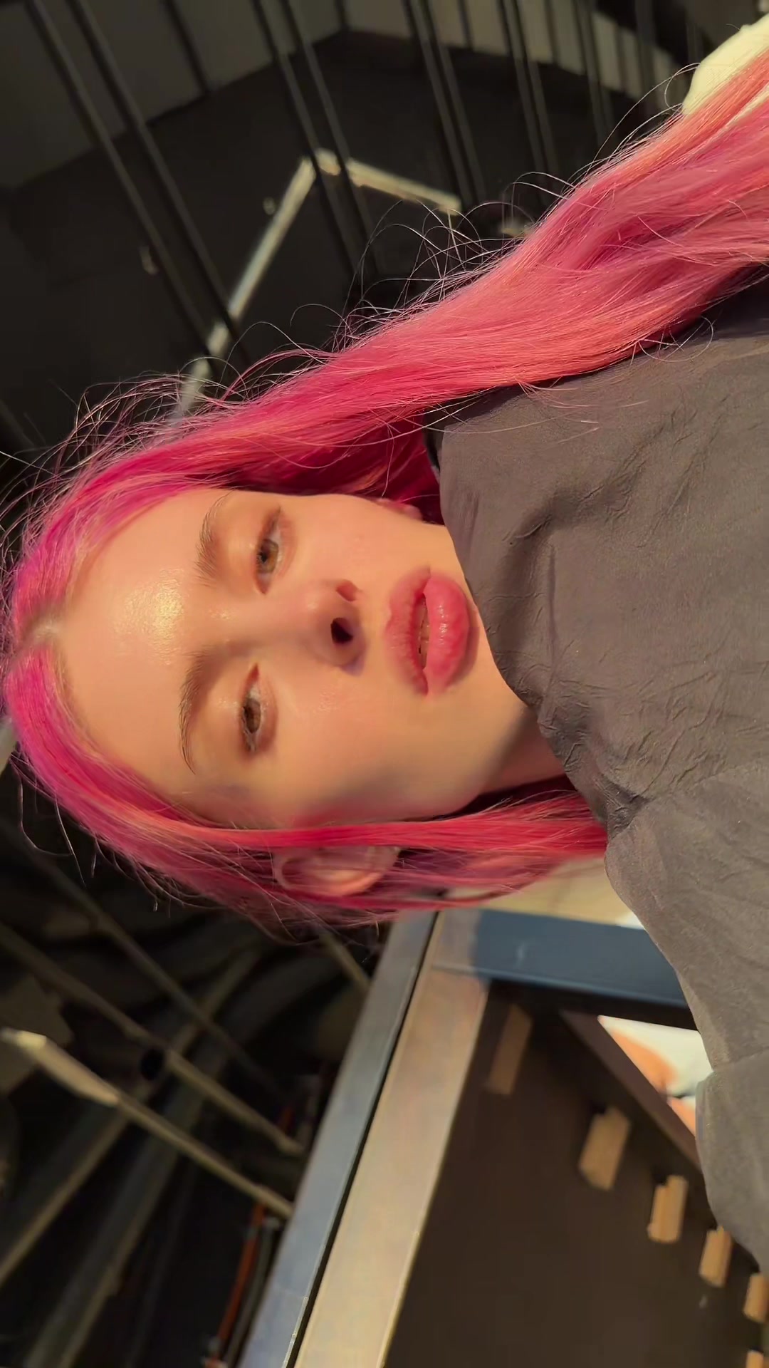 @Awemorre👁🗨