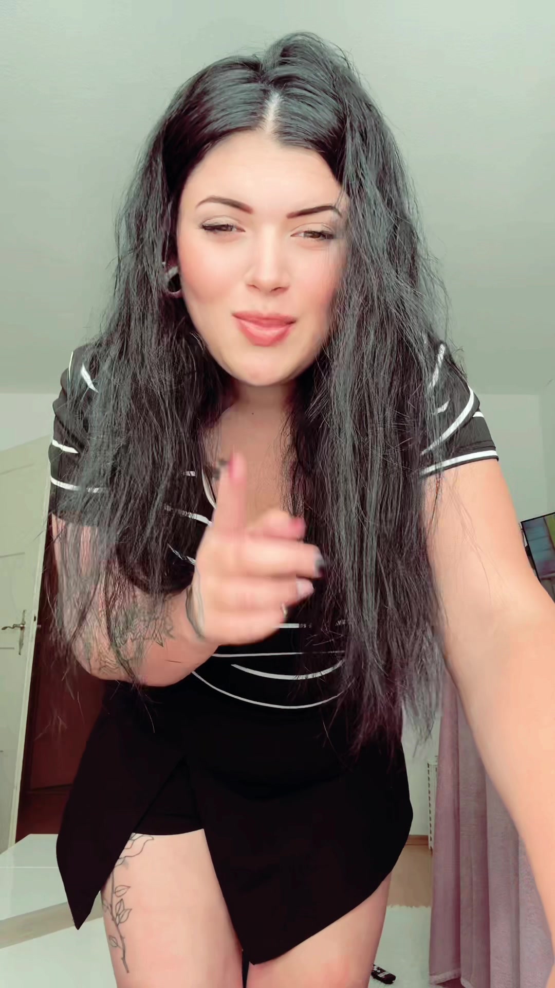 @𝓖𝕝𝐨яꀤȃ̈ 🖤