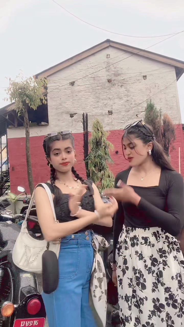 @Aarti Yadav🦜🦋