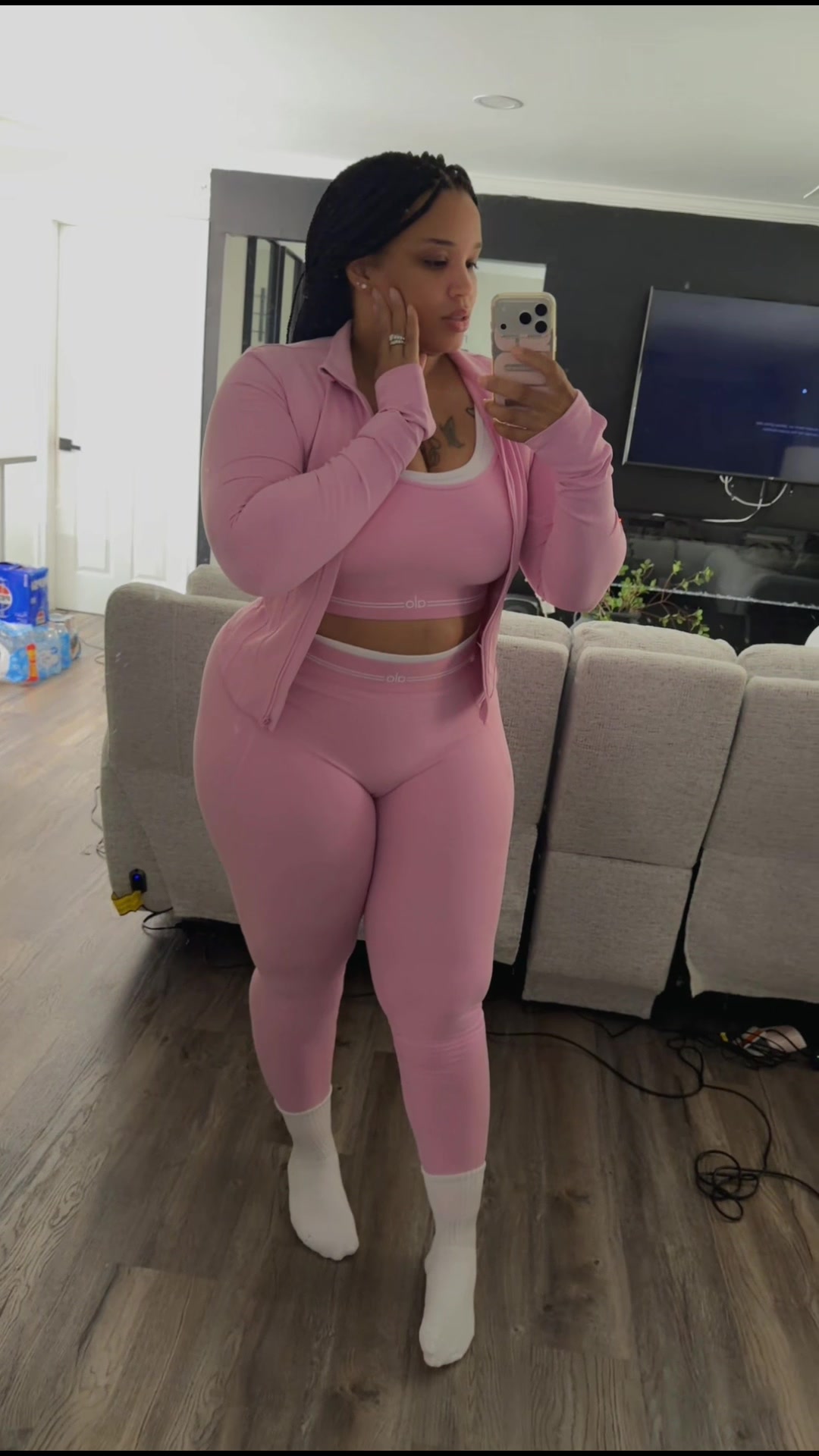 @Keeping__upwith_Dee