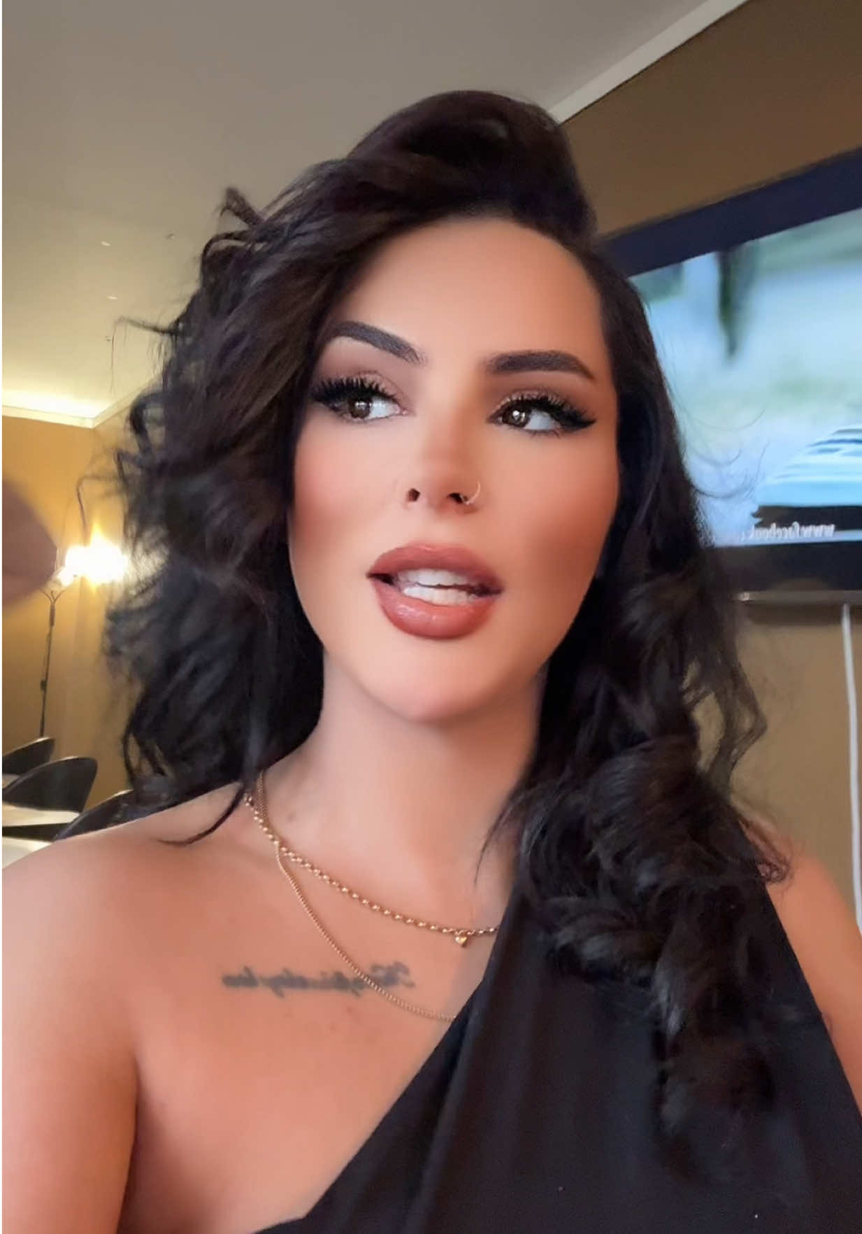 @بنت العاشق 🇹🇳