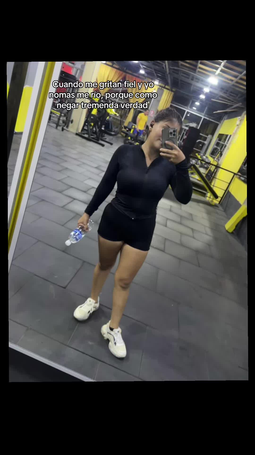 @🦋