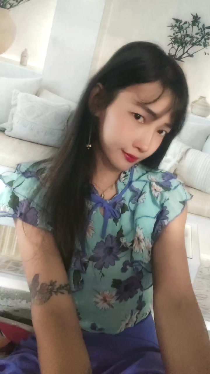 @🌿Kay Thi Khaing🌿(ဖြူးသူလေး)