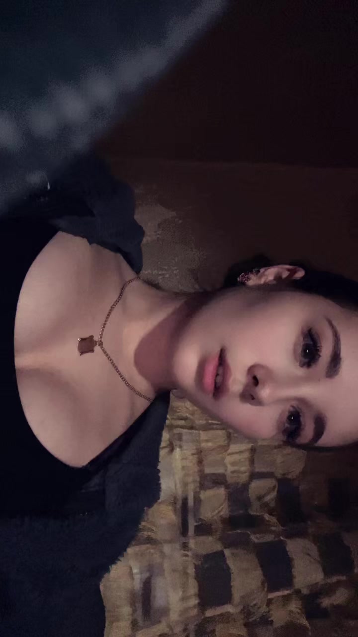 @𝐿𝒾𝓉𝓉𝓁𝑒 𝒶𝓃𝑔𝑒𝓁