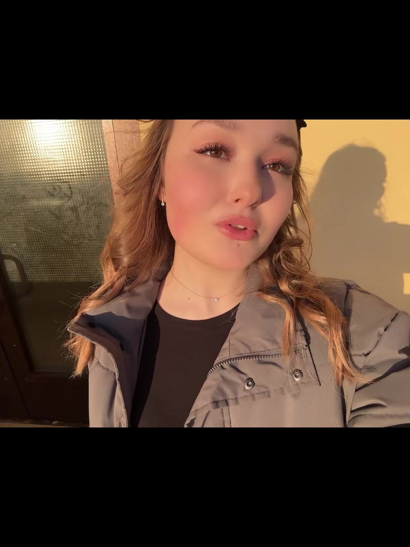 @полина🧸