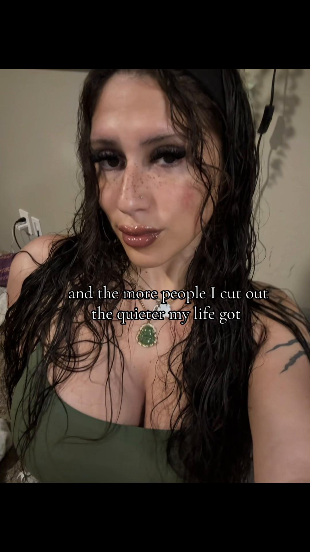 @cassiebadass