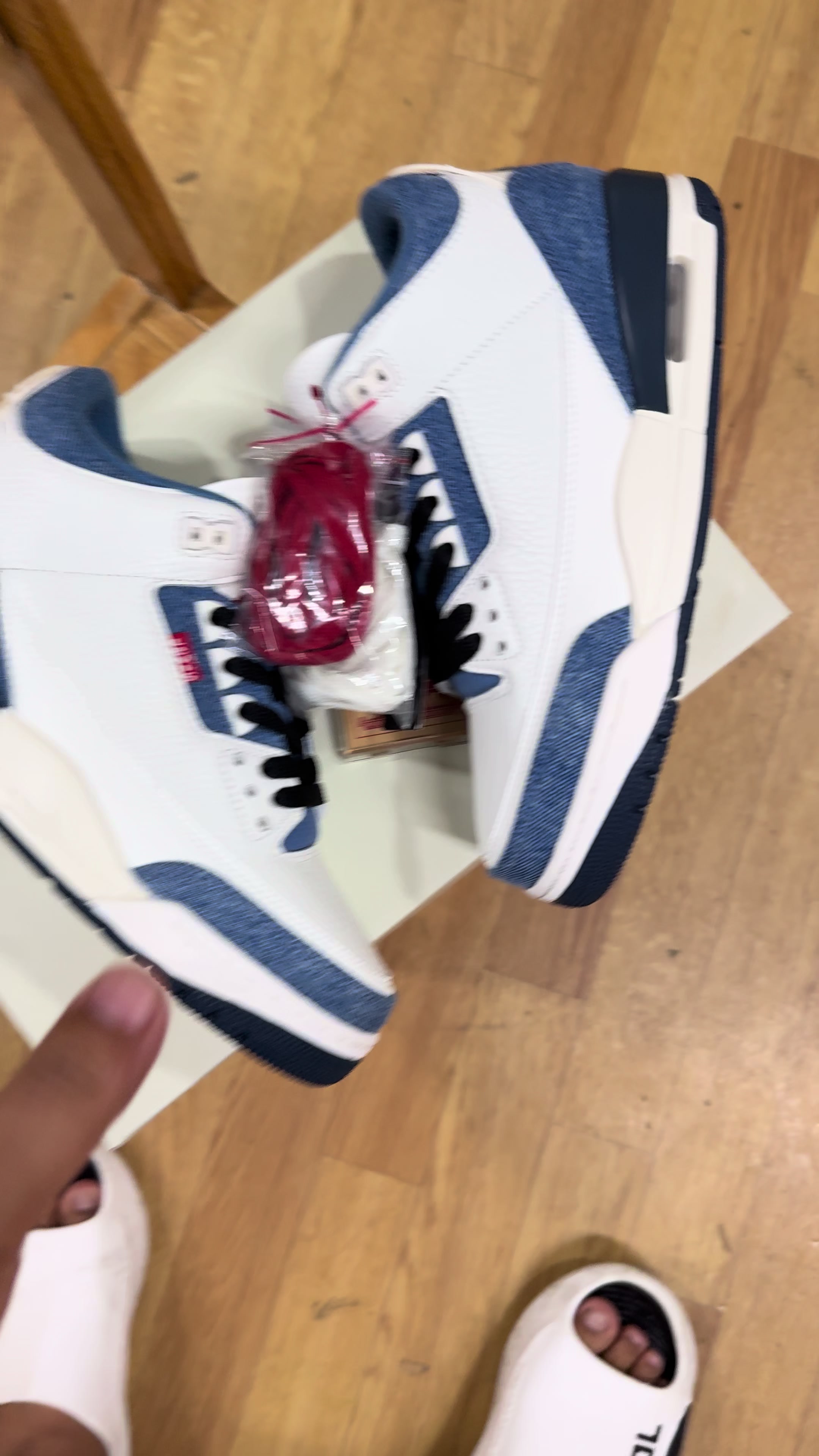 @shoeswholesaler