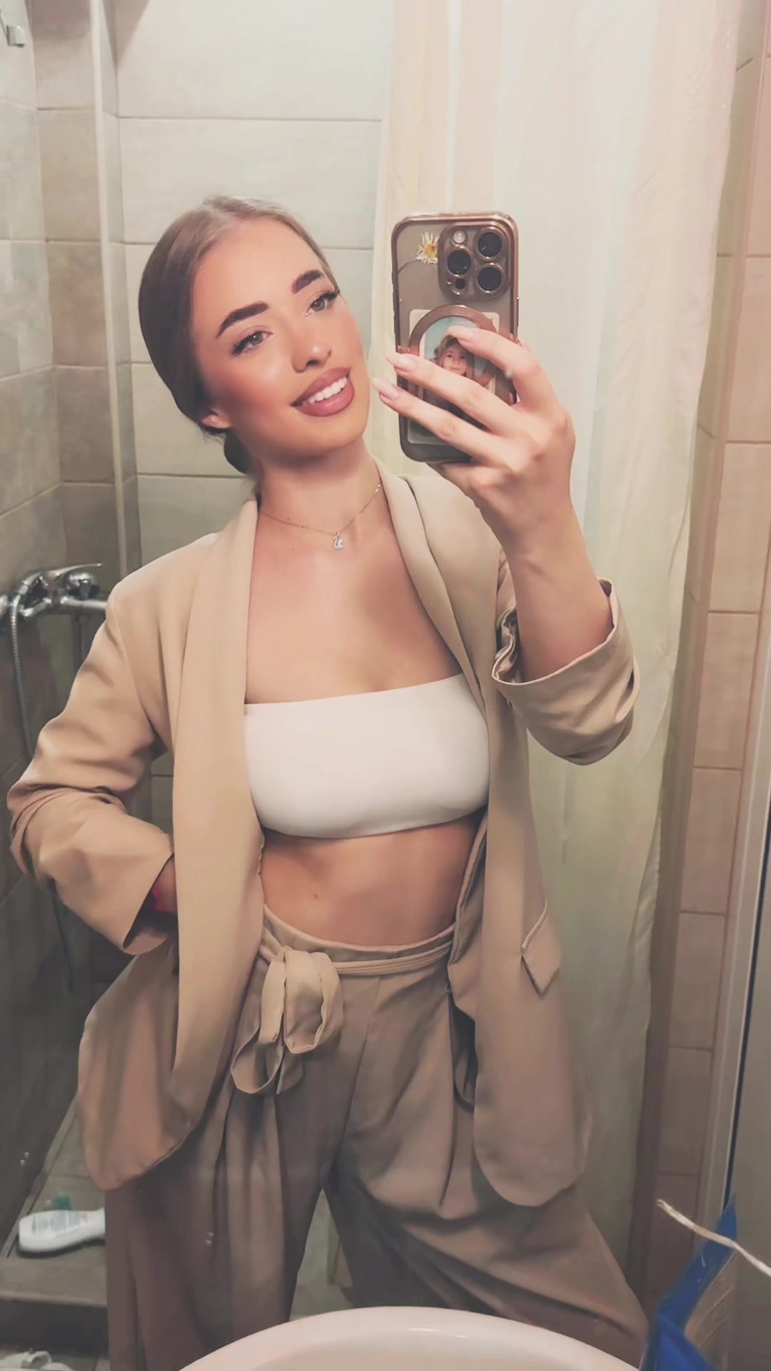@🦋